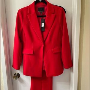 Banana Republic SZ 6 Petite Red Suit Machine Washable